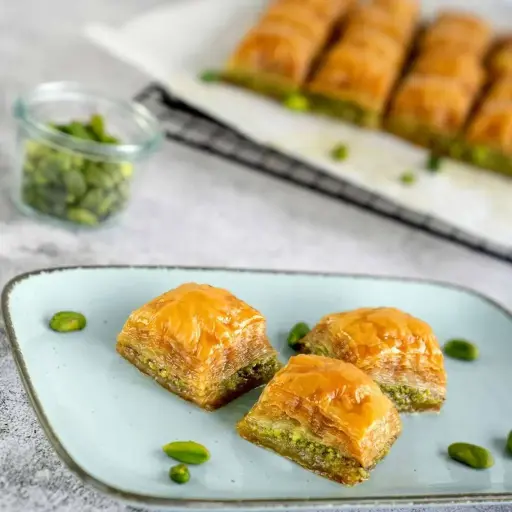 Baklava  180g  x 12 Stück (Karton)